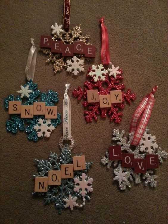 Christmas Scrabble Snowflake Ornaments. 