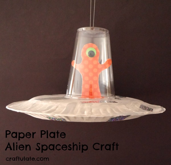 Paper Plate Alien Spaceship Craft. 