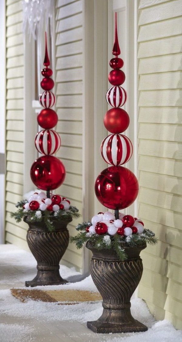Red and White Ornaments Topiary Outdoor Decoration 
