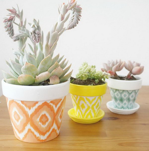 DIY Hand Painted Pots. Get the tutorial 