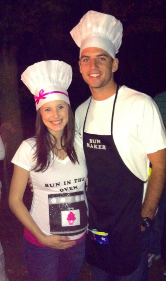 Bun In The Oven Couples Costume. 